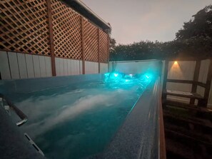 Et oppvarmet basseng