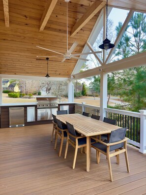 Outdoor dining
