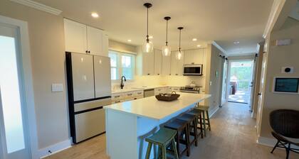 Spacious 6-bedroom house for Masters week; Lake, golf and lake views!