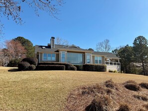 Exterior - Spacious 6-bedroom house for Masters week; Lake, golf and lake views! (Greensboro)