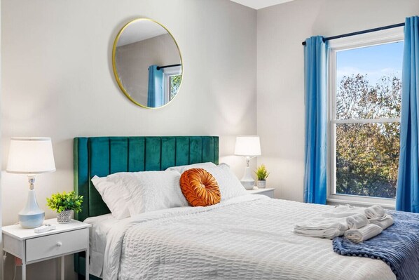 5 bedrooms, desk, iron/ironing board, free WiFi