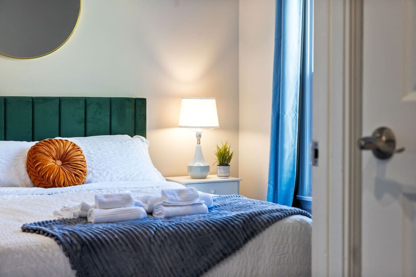 5 bedrooms, desk, iron/ironing board, free WiFi