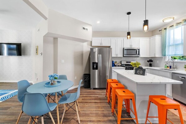 電子レンジ、オーブン、コンロ、食器洗い機