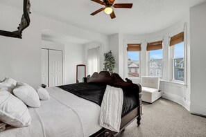 5 bedrooms, desk, iron/ironing board, free WiFi - 5BDRM GEM with Arcade - Mt Wash (Pittsburgh)
