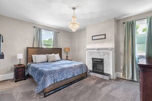 6 slaapkamers, een bureau, een strijkplank/strijkijzer, gratis wifi