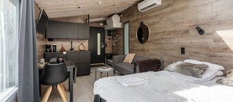 Private & Cozy Suite with terrace and lake views