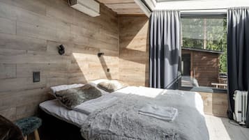 1 bedroom, desk, free WiFi, bed sheets
