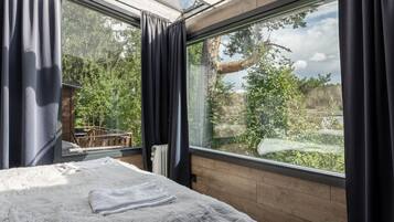 1 bedroom, desk, free WiFi, bed sheets