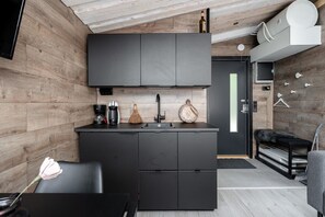 Microwave, coffee/tea maker, cookware/dishes/utensils, dining tables - Private & Cozy Suite with terrace and lake views (Laukaa)