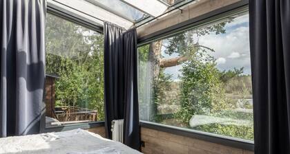 Private & Cozy Suite with terrace and lake views
