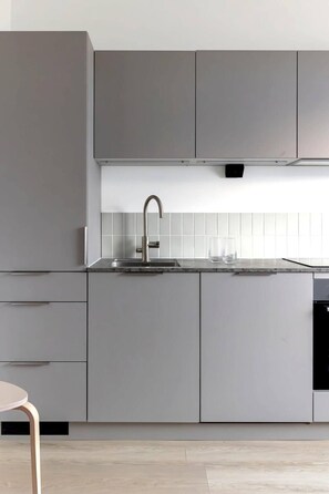 Refrigerador, microondas, horno, placa de cocina