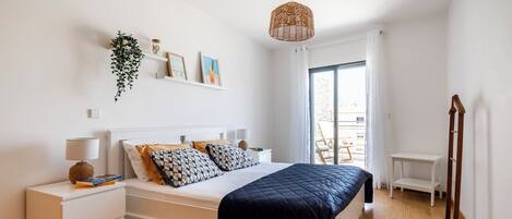 2 bedrooms, iron/ironing board, travel crib, WiFi (free)