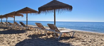 In the centre of Olhão, Parking, Pool, BBQ, A/C, 3 min walk from the Pier