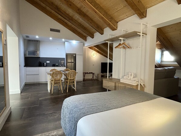 In-room safe, iron/ironing board, free WiFi, bed sheets