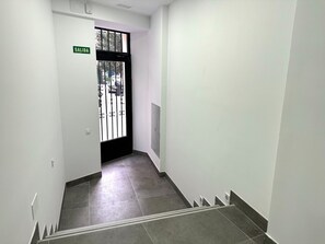 Interior - CavaBajaSuites 004 EL RASTRO (Madrid)