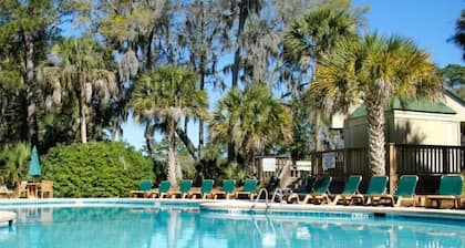 CHARMING COASTAL COTTAGE, SWIMMING, OFFSHORE FISHING, TURTLE TOURS, GOLF, BIKING