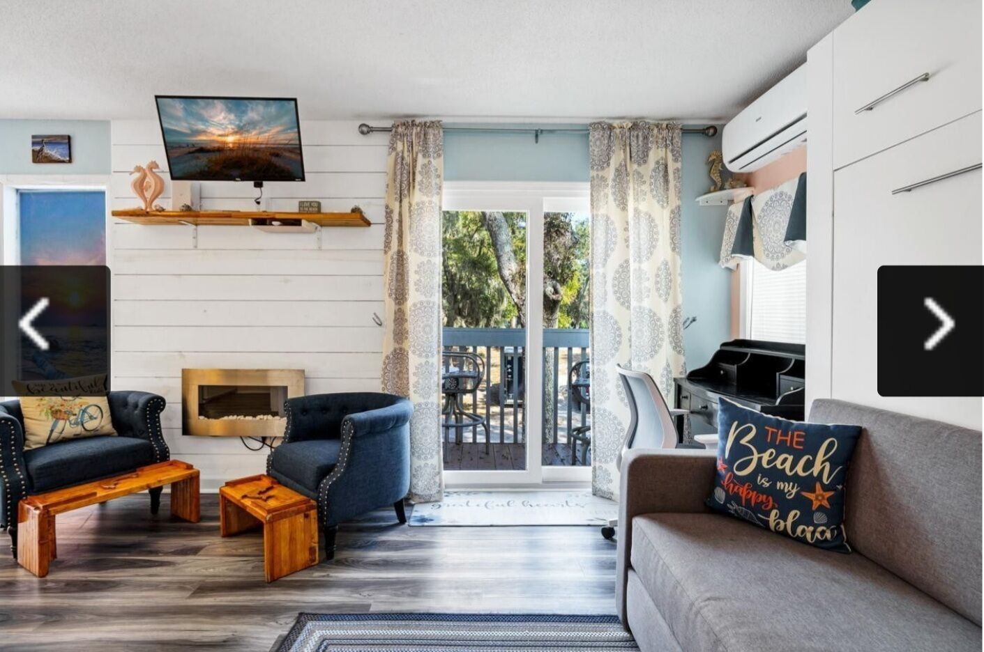 Smart TV, fireplace