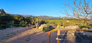 Property grounds - Charming villa with private pool - Mountain view - Near Pinarello Beaches (Zonza)