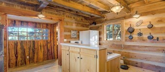 Cave Cabin |Hot Tub| Fire Pit | MTN Experience