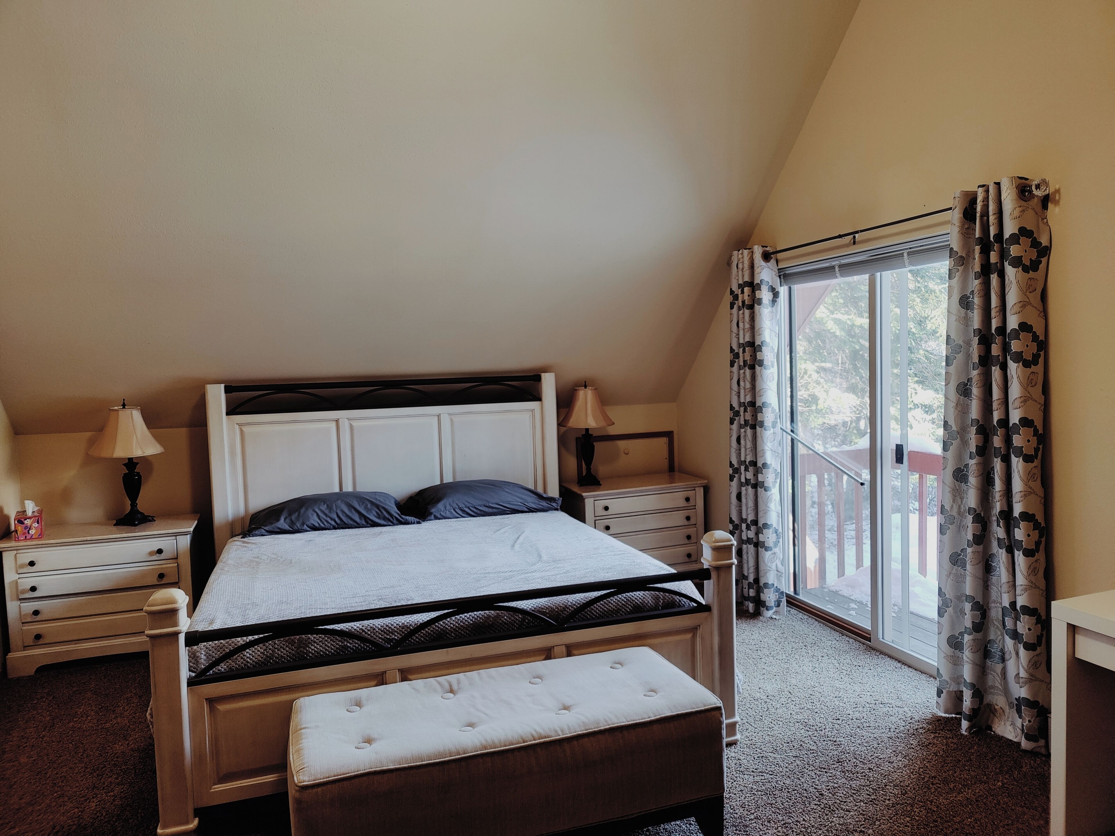 3 bedrooms, WiFi, bed sheets