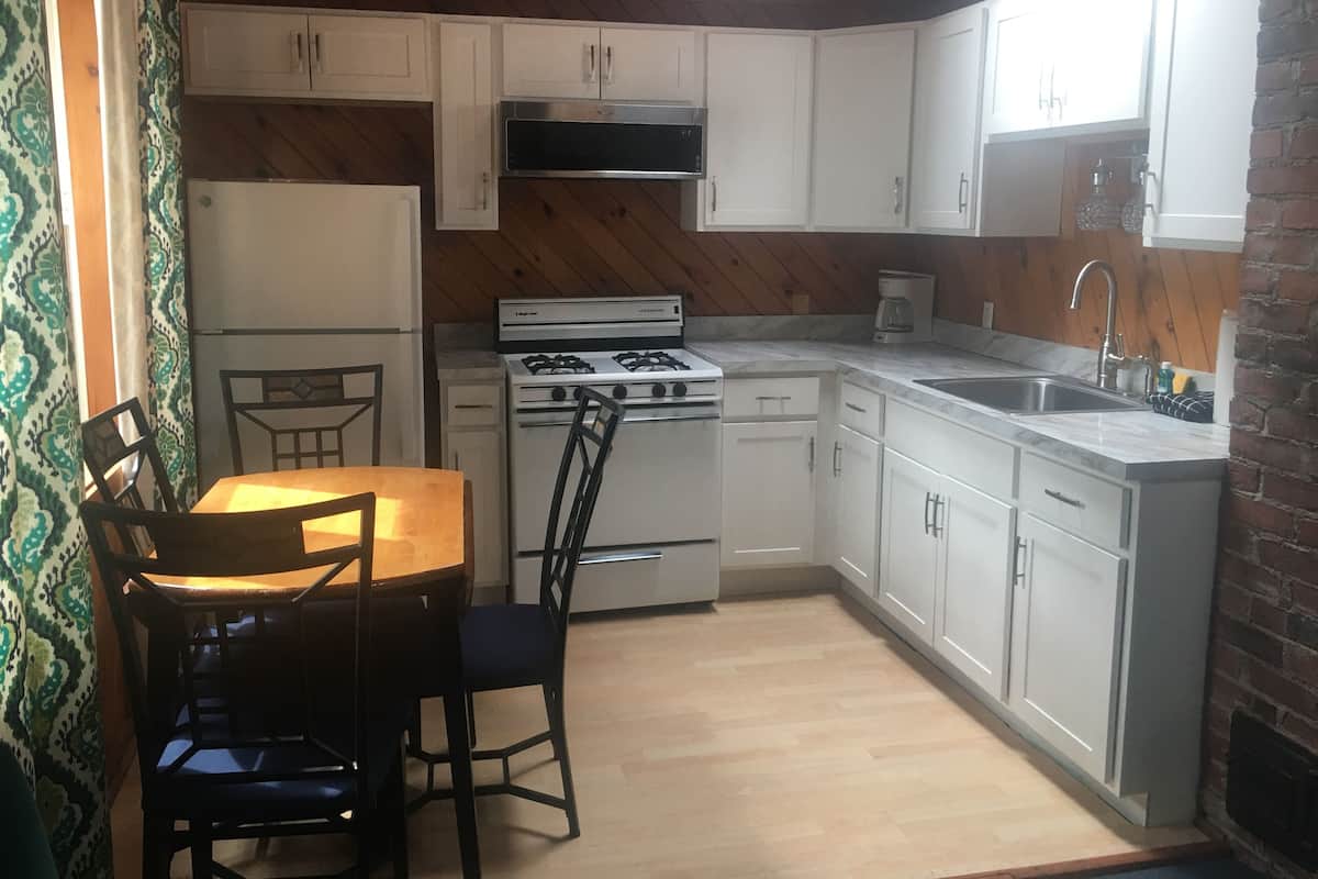 Comfort Cottage, Lake View | Living area