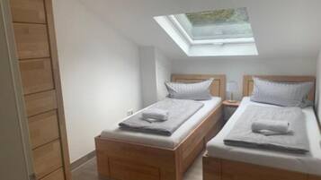 2 bedrooms, iron/ironing board, WiFi, bed sheets