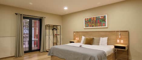 Estudio básico | Caja de seguridad en la habitación, escritorio y wifi gratis