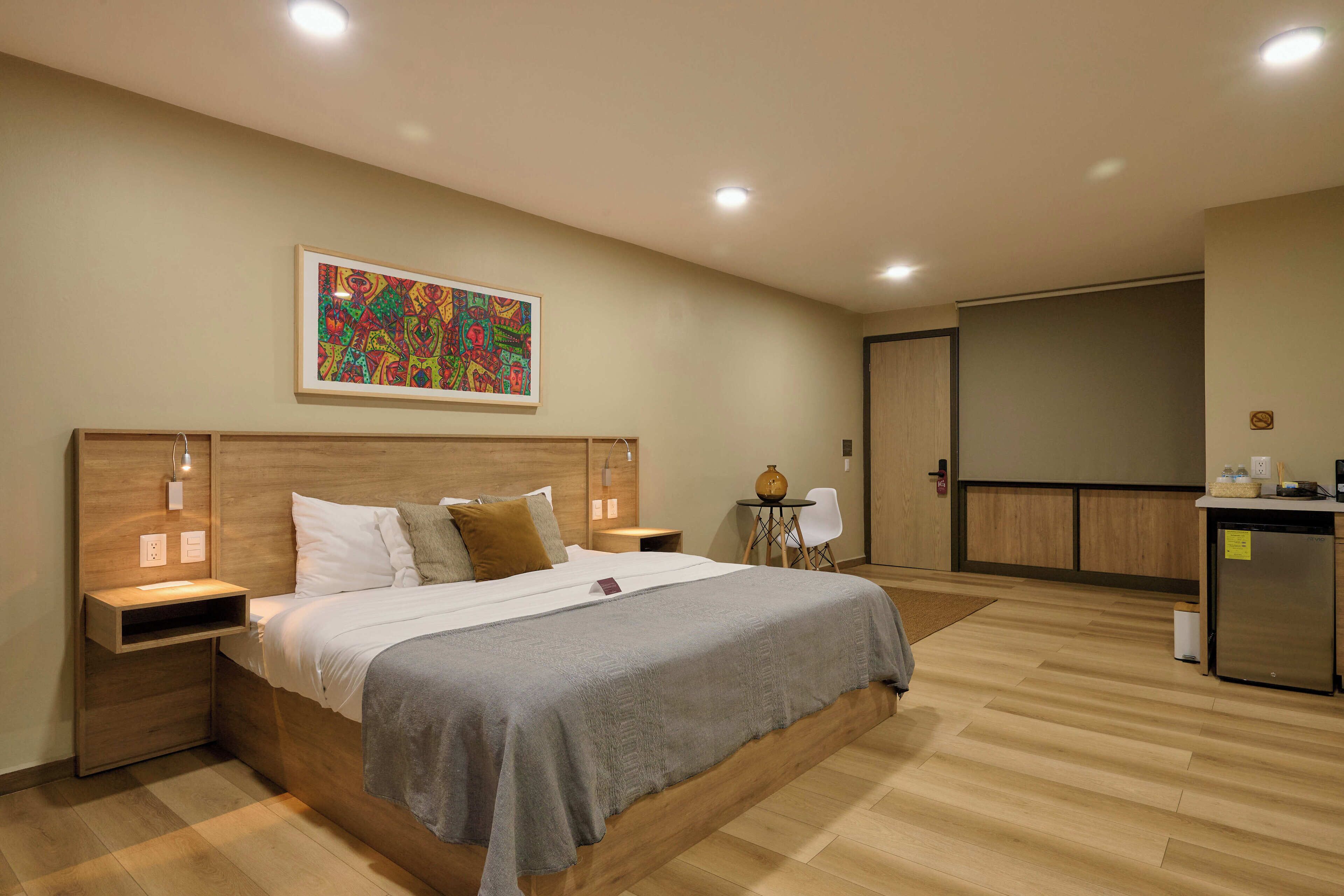 Studio – basic | Safe på rommet, skrivebord, wi-fi (inkludert) og sengetøy