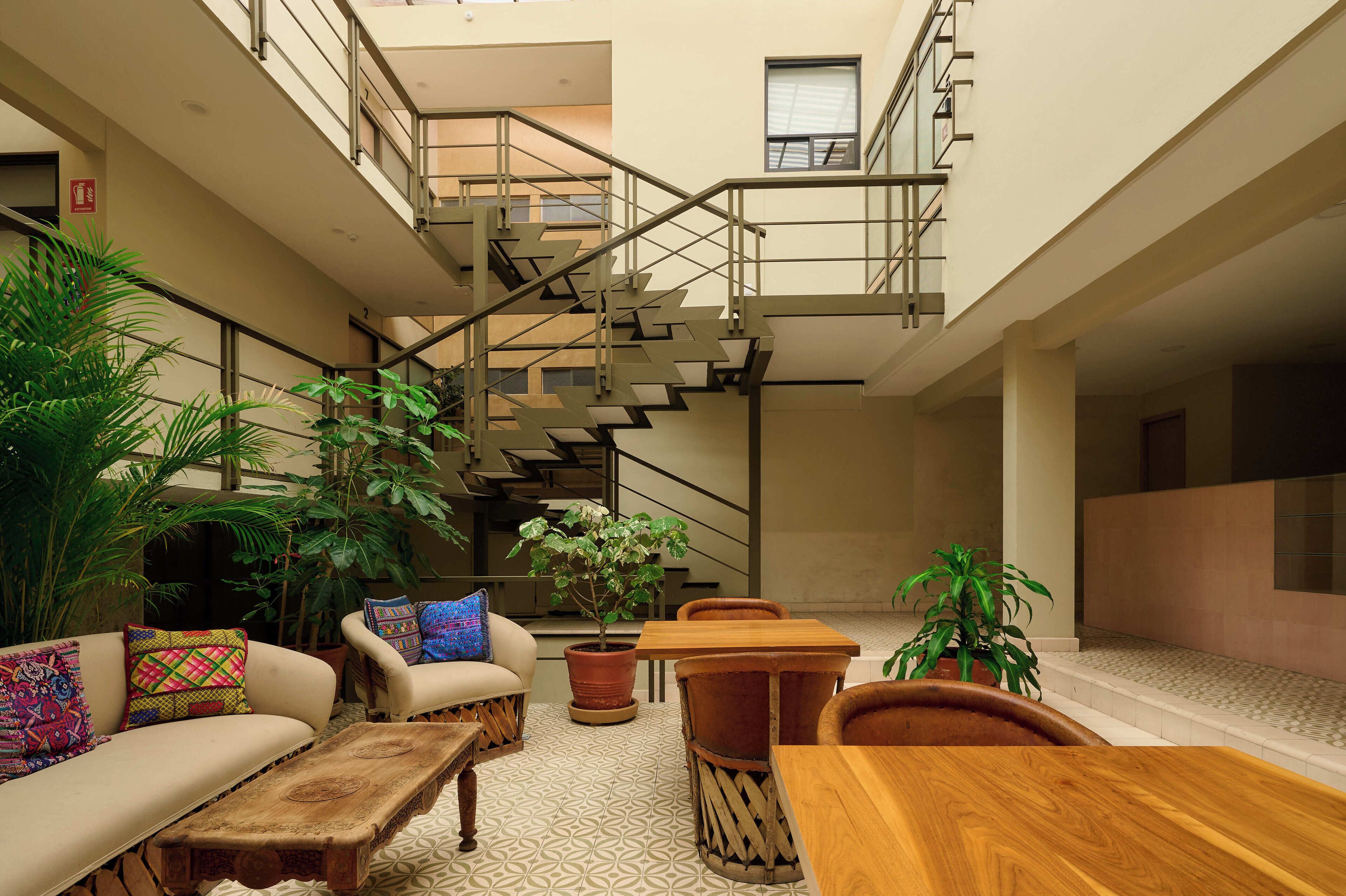 ฝ่ายต้อนรับ