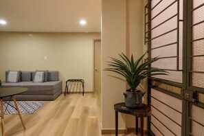 Studio – basic | Oppholdsområde | En 40-tommers Flatskjerm-TV med digitale kanaler samt Netflix