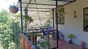 Terrace/patio - Casa Corteza - tranquility in Cabuya highlands (Cabuya)