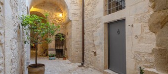P43 Sicilian Suites