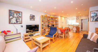 Spacious 2BR w/ Free Parking & Patio | Near Tube - Pass the Keys