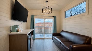 Skrivebord for bærbar PC, wi-fi (inkludert) og sengetøy