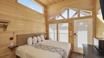 Laptopgeeigneter Arbeitsplatz, kostenloses WLAN, Bettwäsche