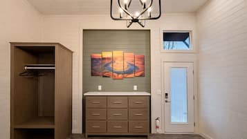 Laptop workspace, free WiFi, bed sheets