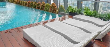 Kolam renang terbuka