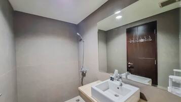 Standard Apartment | Bathroom