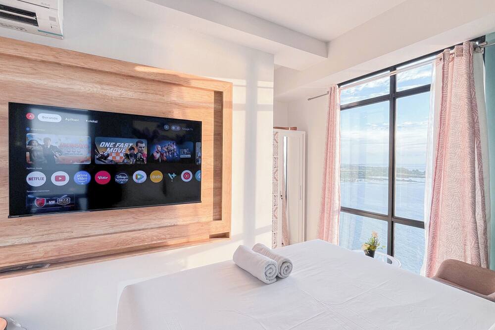 The Simply Look 1Br Apartment At Delft Ciputra Makassar