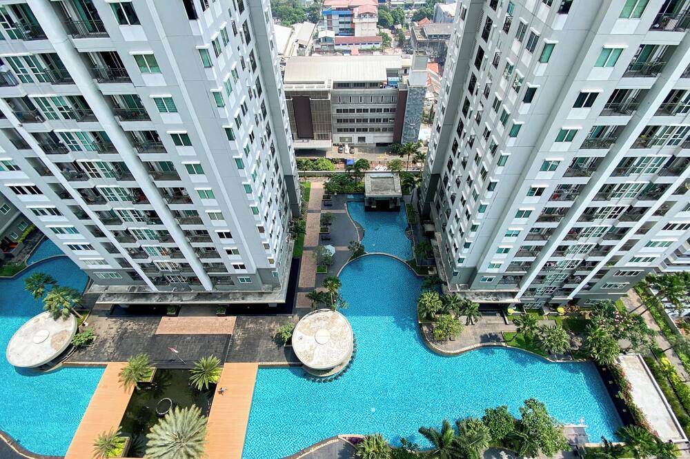Good Deal And Restful 1Br At Apartment Thamrin Residence