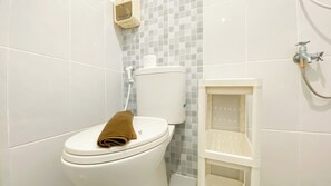 Standard Apartment | Bathroom