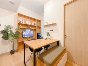 Standard Apartment | Dining room