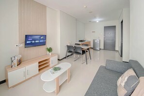 Interior - Great Deal And Spacious 2Br At Nifarro Park Apartment (Jakarta)