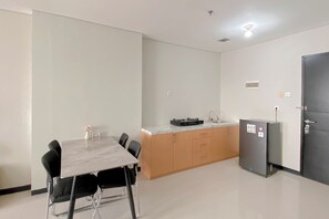 Private kitchen - Great Deal And Spacious 2Br At Nifarro Park Apartment (Jakarta)