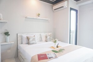 Standard Apartment | 1 bedroom - Cozy And Homey Studio At Riverdale Apartment (Cikarang)
