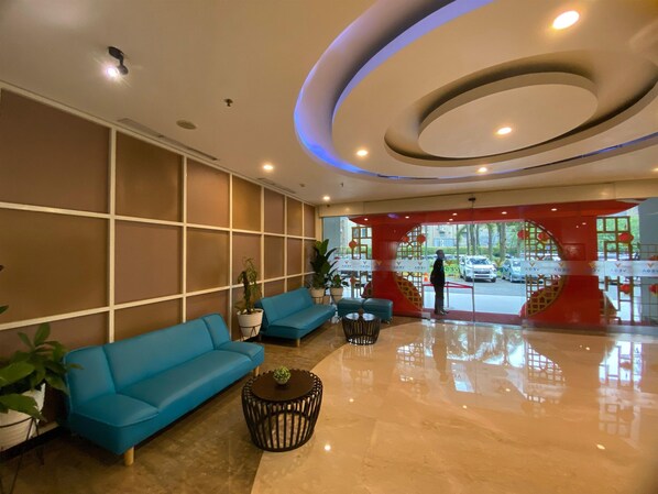 Lobby - Minimalist And Spacious Studio Apartment At Paramount Skyline (Gading Serpong)
