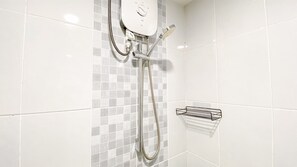 Standard Apartment | Bathroom - Warm And Homey 2Br At Tokyo Riverside Pik 2 Apartment (Teluknaga)