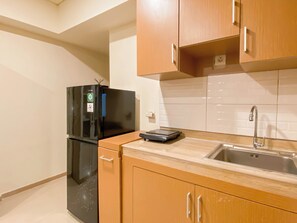 Private kitchen - Comfort Living 2Br At Meikarta Apartment (Cikarang)