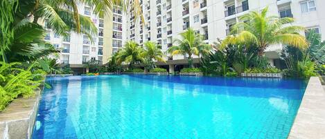 Kolam renang outdoor