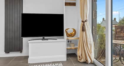 Lovely 2 Bed With Pool Table | Ulverston - Pass the Keys